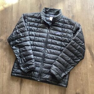 Patagonia Men’s Black Lightweight down Jacket
